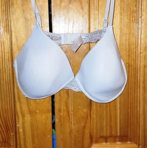 36D George bra.